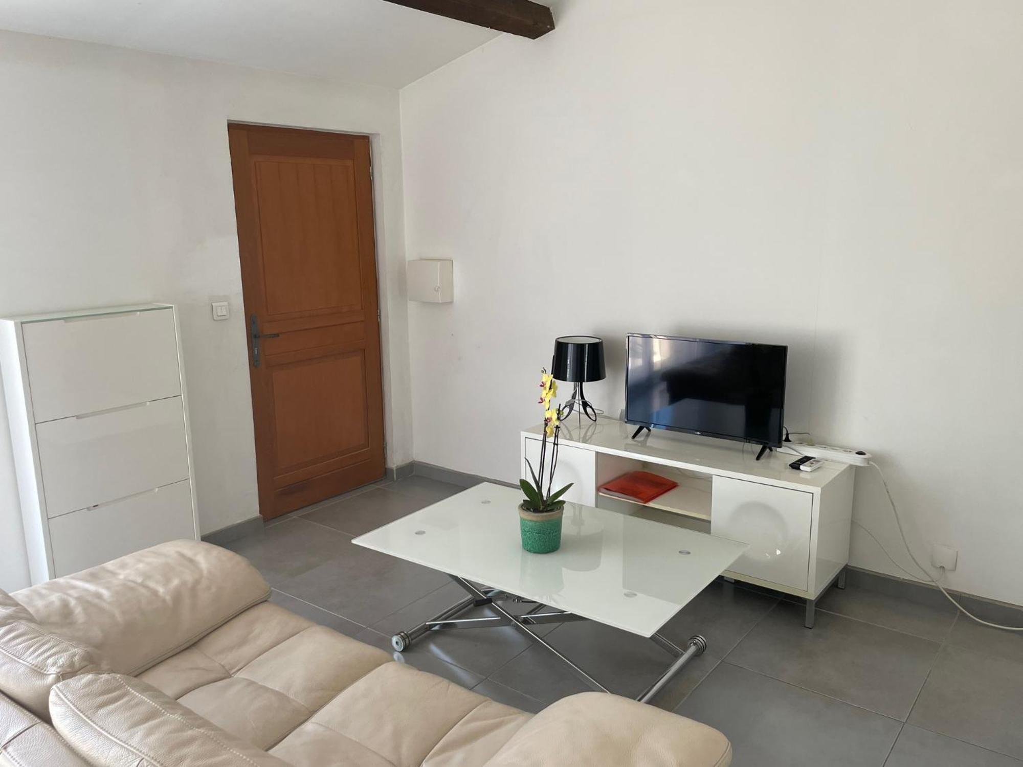 Studio Charmant Avec Terrasse ลองซงโปรวองซ์ ภายนอก รูปภาพ